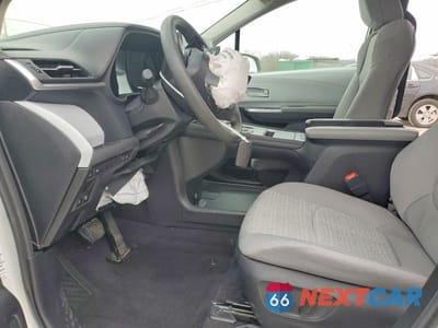 Zdjęcie 7 z 13 samochodu: 2025 TOYOTA SIENNA LE VIN:5TDKSKFC2SS194675 - miniatura
