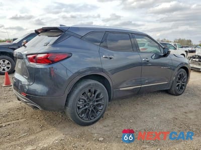 Trzecie zdjęcie samochodu z tyłu: 2022 CHEVROLET BLAZER PREMIER VIN:3GNKBFR4XNS150829 - miniatura