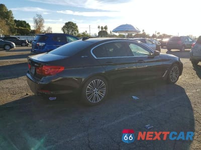 Trzecie zdjęcie samochodu z tyłu: 2019 BMW 530E VIN:WBAJA9C5XKB392700 - miniatura