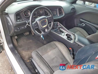 Zdjęcie 8 z 11 samochodu: 2015 DODGE CHALLENGER SXT VIN:2C3CDZAG2FH883349 - miniatura