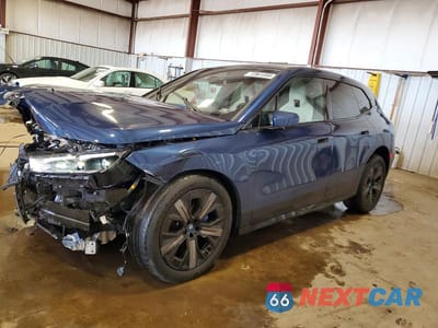 2025 BMW IX XDRIVE50 WB523CF00SCU53668 - główne zdjęcie licytacji z USA - miniatura