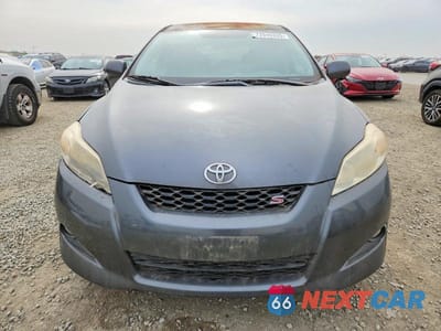 Piąte zdjęcie samochodu w środku: 2010 TOYOTA COROLLA MATRIX S VIN:2T1KE4EE9AC038064 - miniatura
