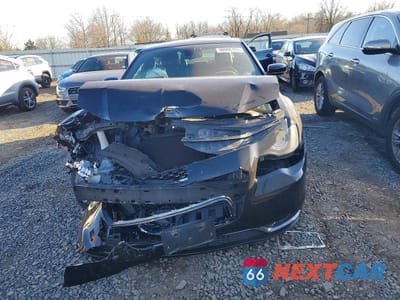 Piąte zdjęcie samochodu w środku: 2015 CHRYSLER 300 S VIN:2C3CCABT4FH808135 - miniatura