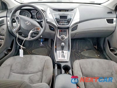Zdjęcie 8 z 12 samochodu: 2013 HYUNDAI ELANTRA GLS VIN:KMHDH4AE9DU883070 - miniatura