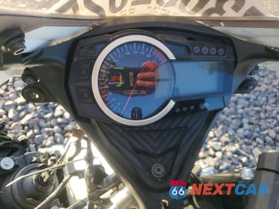 Zdjęcie 7 z 10 samochodu: 2019 SUZUKI GSX-R600 VIN:JS1GN7FA3K7101241 - miniatura