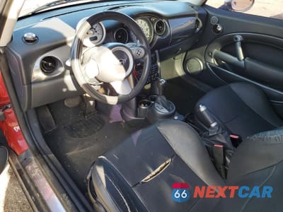 Zdjęcie 8 z 13 samochodu: 2005 MINI COOPER VIN:WMWRC33445TJ64692 - miniatura