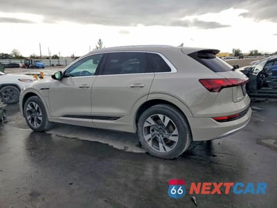Drugie zdjęcie samochodu z przodu: 2022 AUDI E-TRON PREMIUM VIN:WA1AAAGE5NB005421 - miniatura