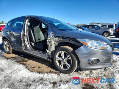 Czwarte zdjęcie samochodu z boku: 2014 FORD FOCUS SE VIN:1FADP3K20EL358966 - miniatura