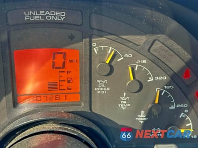 Zdjęcie 8 z 11 samochodu: 1994 CHEVROLET CORVETTE VIN:1G1YY22P4R5108017 - miniatura