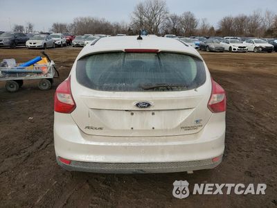 Zdjęcie 6 z 12 samochodu: 2014 FORD FOCUS TITANIUM VIN:1FADP3N29EL184195 - miniatura