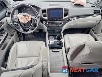 Zdjęcie 8 z 14 samochodu: 2017 HONDA PILOT TOURING VIN:5FNYF6H93HB100663 - miniatura