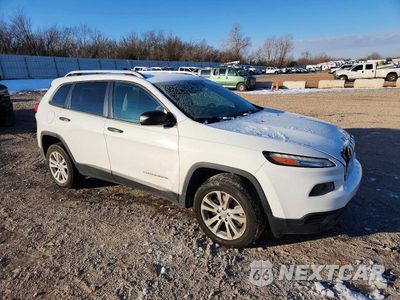 Czwarte zdjęcie samochodu z boku: 2015 JEEP CHEROKEE SPORT VIN:1C4PJLAB3FW669477 - miniatura