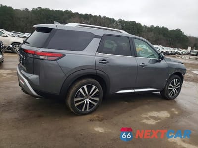 Trzecie zdjęcie samochodu z tyłu: 2025 NISSAN PATHFINDER PLATINUM VIN:5N1DR3DJ9SC289808 - miniatura