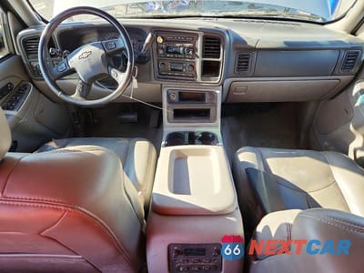 Zdjęcie 8 z 13 samochodu: 2004 CHEVROLET SUBURBAN C1500 VIN:3GNEC16Z44G118912 - miniatura