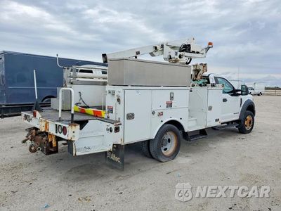 Czwarte zdjęcie samochodu z boku: 2017 FORD F550 SUPER DUTY VIN:1FDUF5GT4HEB94166 - miniatura