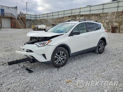 2018 TOYOTA RAV4 LE JTMBFREV3JJ214363 - główne zdjęcie licytacji z USA - miniatura
