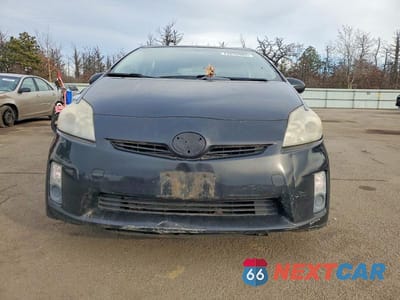 Piąte zdjęcie samochodu w środku: 2011 TOYOTA PRIUS VIN:JTDKN3DU5B1361567 - miniatura