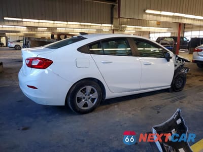 Trzecie zdjęcie samochodu z tyłu: 2018 CHEVROLET CRUZE LS VIN:1G1BC5SM8J7136858 - miniatura