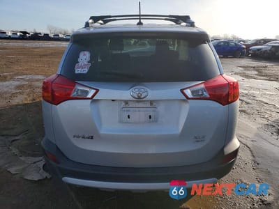 Zdjęcie 6 z 12 samochodu: 2015 TOYOTA RAV4 XLE VIN:JTMRFREV1FD161151 - miniatura