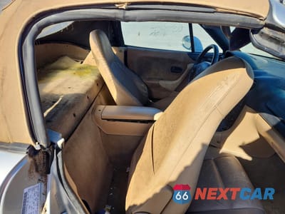 Zdjęcie 10 z 12 samochodu: 1999 MAZDA MX-5 MIATA VIN:JM1NB3530X0118676 - miniatura