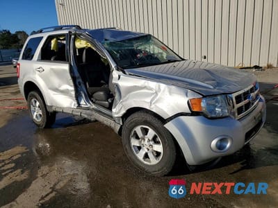 Czwarte zdjęcie samochodu z boku: 2009 FORD ESCAPE LIMITED VIN:1FMCU94G69KB96780 - miniatura