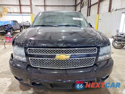 Piąte zdjęcie samochodu w środku: 2014 CHEVROLET SUBURBAN K1500 LTZ VIN:1GNSKKE7XER135355 - miniatura