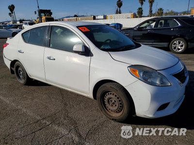 Czwarte zdjęcie samochodu z boku: 2014 NISSAN VERSA S VIN:3N1CN7AP2EL822847 - miniatura