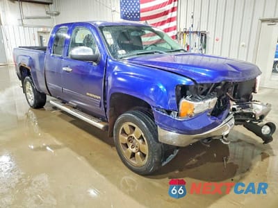 Czwarte zdjęcie samochodu z boku: 2010 GMC SIERRA K1500 SLE VIN:1GTSKVE36AZ226589 - miniatura