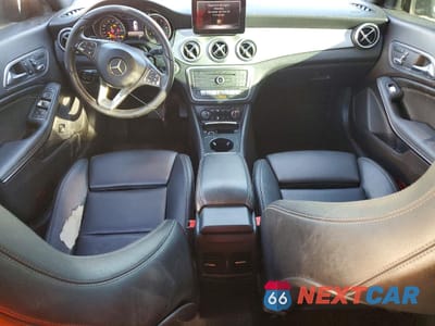 Zdjęcie 8 z 13 samochodu: 2018 MERCEDES-BENZ CLA 250 VIN:WDDSJ4EB2JN610399 - miniatura