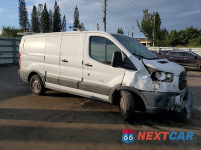 Czwarte zdjęcie samochodu z boku: 2016 FORD TRANSIT T-150 UTILITY / SERVICE VAN VIN:1FTYE1ZM8GKA43256 - miniatura