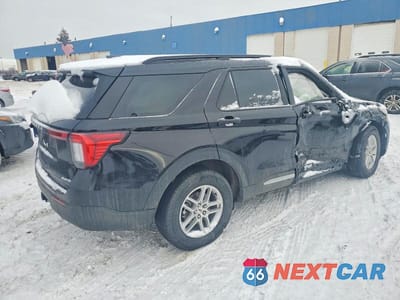 Trzecie zdjęcie samochodu z tyłu: 2025 FORD EXPLORER ACTIVE VIN:1FMUK8DH3SGC44399 - miniatura