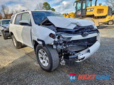 Czwarte zdjęcie samochodu z boku: 2024 TOYOTA 4RUNNER SR5 VIN:JTEEU5JR7R5312591 - miniatura
