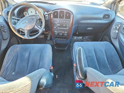 Zdjęcie 8 z 12 samochodu: 2001 CHRYSLER TOWN & COUNTRY LX VIN:2C4GP44G51R186506 - miniatura