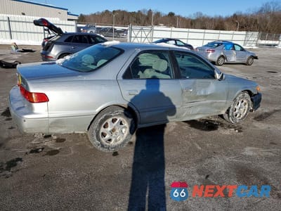 Trzecie zdjęcie samochodu z tyłu: 2000 TOYOTA CAMRY CE VIN:JT2BG22K8Y0443595 - miniatura