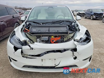 Piąte zdjęcie samochodu w środku: 2024 TESLA MODEL Y VIN:7SAYGAEE4RF166130 - miniatura