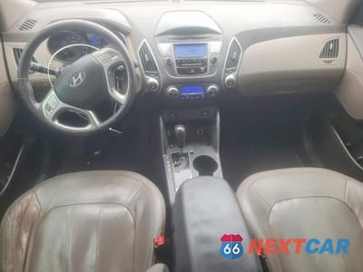 Zdjęcie 8 z 12 samochodu: 2011 HYUNDAI TUCSON GLS VIN:KM8JU3ACXBU297028 - miniatura