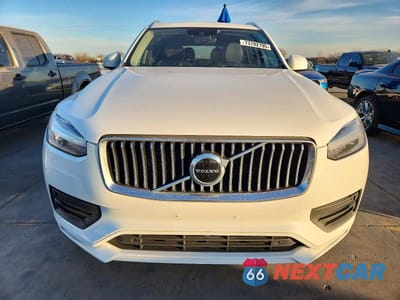 Piąte zdjęcie samochodu w środku: 2022 VOLVO XC90 T6 MOMENTUM VIN:YV4A22PK1N1868766 - miniatura