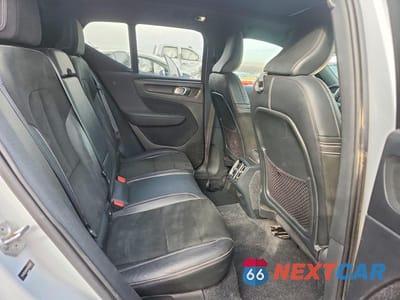 Zdjęcie 10 z 11 samochodu: 2021 VOLVO XC40 T5 R-DESIGN VIN:YV4162UM2M2460389 - miniatura
