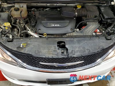 Zdjęcie 12 z 14 samochodu: 2018 CHRYSLER PACIFICA TOURING L VIN:2C4RC1BGXJR212670 - miniatura