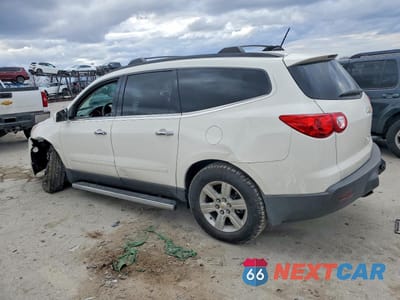 Drugie zdjęcie samochodu z przodu: 2011 CHEVROLET TRAVERSE LT VIN:1GNKRJED7BJ274641 - miniatura