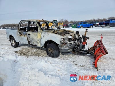 Czwarte zdjęcie samochodu z boku: 2002 FORD F150 SUPERCREW VIN:1FTRW08602KB47764 - miniatura