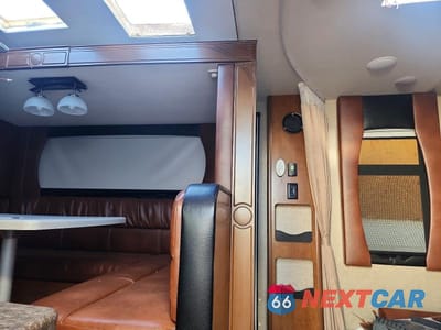 Piąte zdjęcie samochodu w środku: 2020 LANCE CAMPER VIN:56YTT182XLL328349 - miniatura