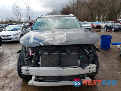 Piąte zdjęcie samochodu w środku: 2022 TOYOTA HIGHLANDER XLE VIN:5TDGZRBH7NS221367 - miniatura