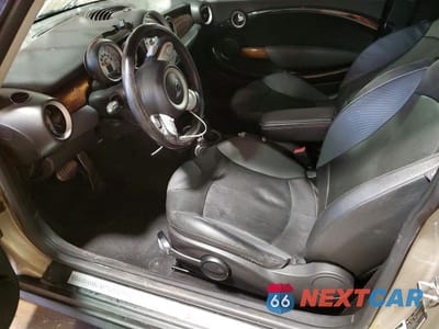 Zdjęcie 7 z 12 samochodu: 2009 MINI COOPER S VIN:WMWMF73529TW82081 - miniatura