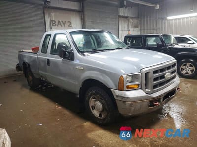 Czwarte zdjęcie samochodu z boku: 2006 FORD F250 SUPER DUTY VIN:1FTNX20506EA50630 - miniatura