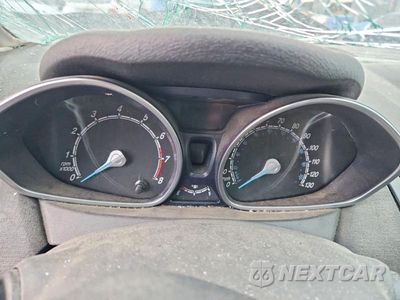 Zdjęcie 9 z 12 samochodu: 2015 FORD FIESTA SE VIN:3FADP4BJ4FM101158 - miniatura
