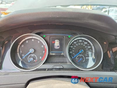 Zdjęcie 9 z 12 samochodu: 2017 VOLKSWAGEN GOLF R VIN:WVWVF7AUXHW044076 - miniatura