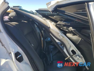 Zdjęcie 10 z 11 samochodu: 2004 BMW 325 I VIN:WBAEV33494KR29165 - miniatura