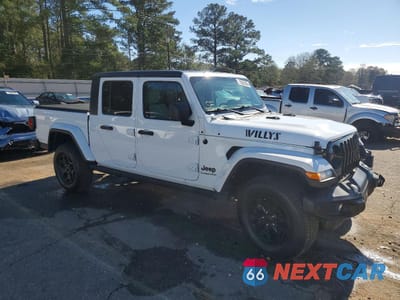 Czwarte zdjęcie samochodu z boku: 2021 JEEP GLADIATOR SPORT VIN:1C6HJTAG2ML584328 - miniatura