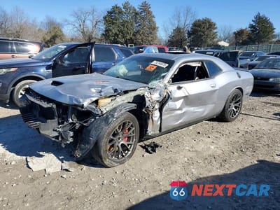 2015 DODGE CHALLENGER SRT 392 2C3CDZDJ9FH750028 - główne zdjęcie licytacji z USA - miniatura
